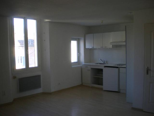 Studio 27m2 loué Centre de Cabasse
