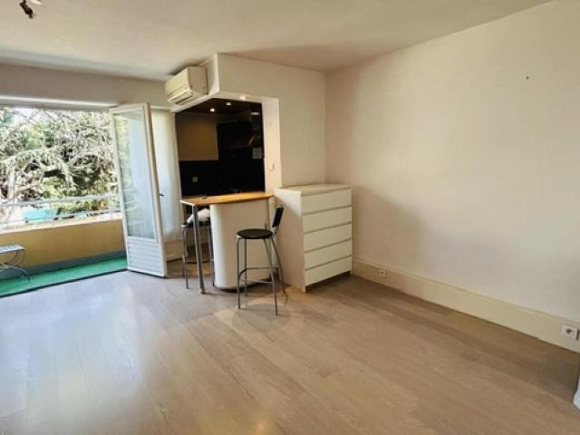 Studio 28 m²