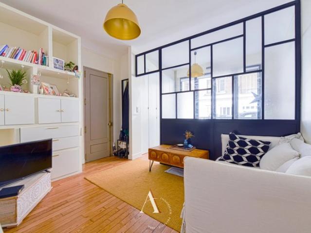 Studio 28 m² Paris XVI Quais de Seine