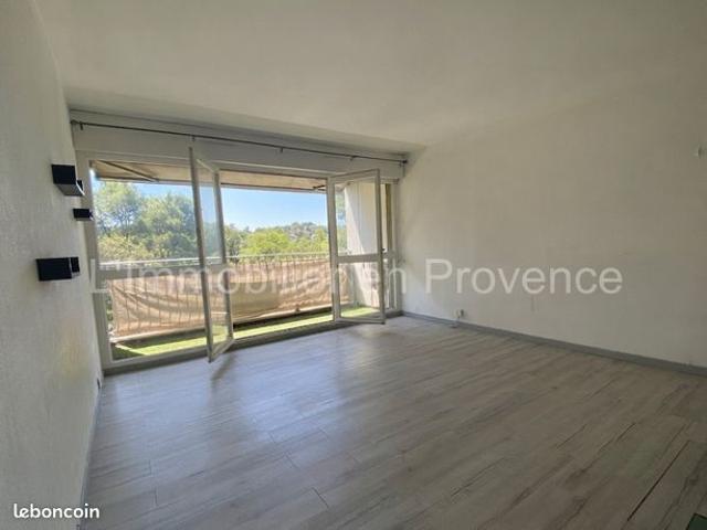 STUDIO 28m2 AVEC TERRASSE ET PLACE DE PARKING