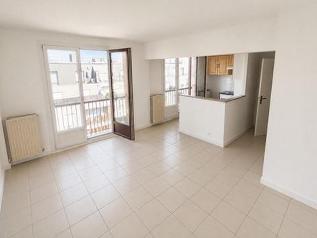 Studio 29 m2, Lumineux, Bondy Centre, Gare RER E