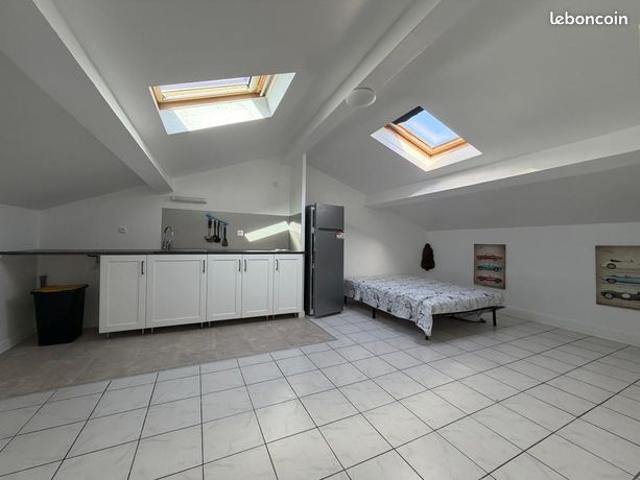 Studio 1 pièce 14 m²