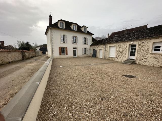 Studio 30 m2 avec jardin privatif et parking Auxonette 77310