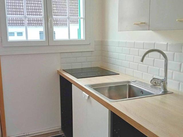 STUDIO 30M² GRENIER/ PARKING