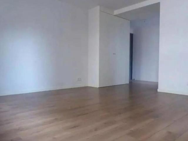 Studio / 30m² / Porte Maillot Ligne 1
