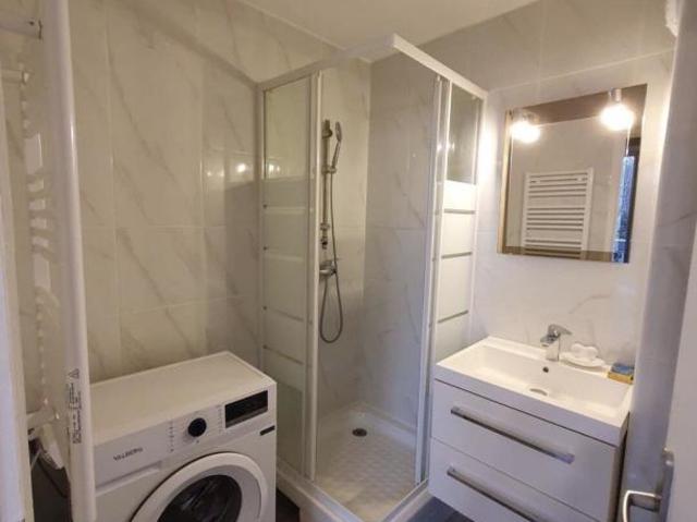 Studio / 30m² / Porte de Bagnolet Ligne 3