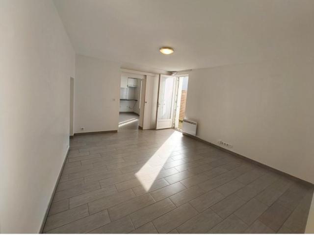 Studio / 32m² / Noisy Champs RER A