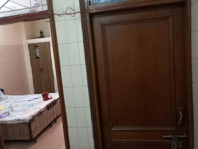 Studio 330 Sq.Ft. Builder Floor in Outram Lines Delhi Listing ID: #10164
