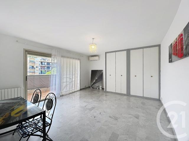 Studio 33 m²