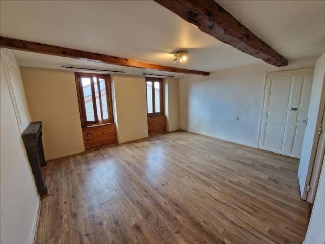 STUDIO 33m² RIOM centre vue dégagée