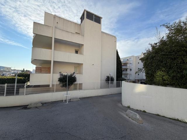 STUDIO 34m2 AVEC TERRASSE DE 9m2