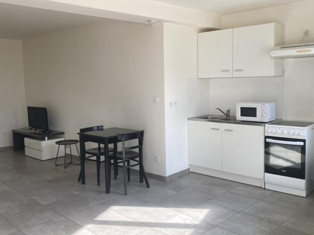 Studio 35.63 m² at Loyettes 01360, France