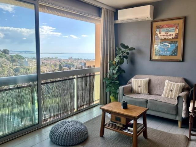 Studio 37,5 m² vue mer et montagne – Dernier étage