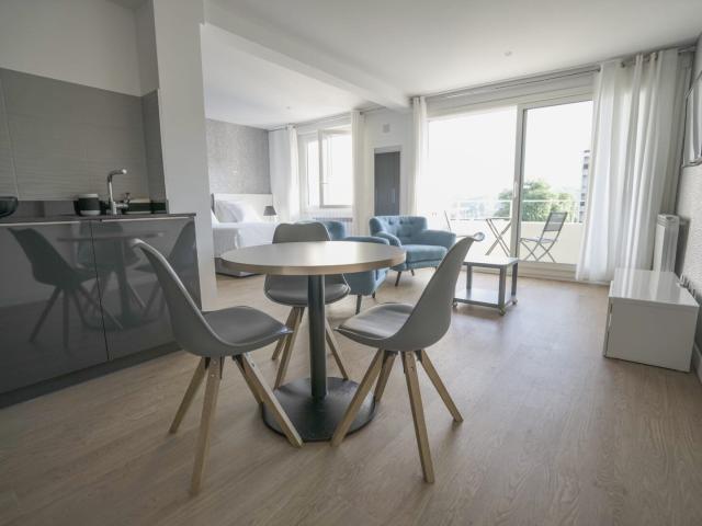 Studio 39 m² avec Balcon, Parking Bayonne