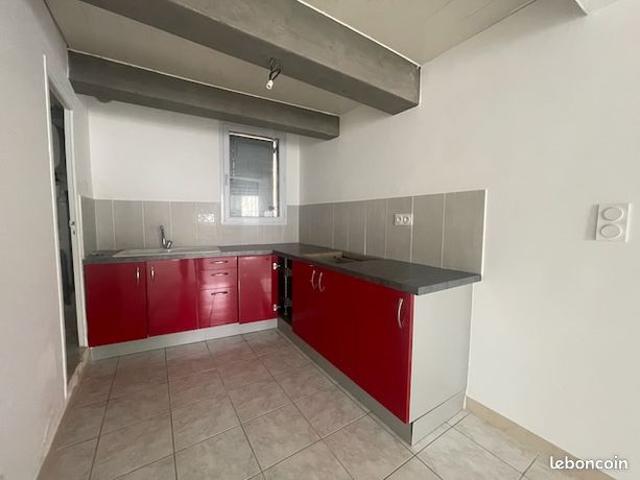 Studio 7 pièces 130 m²