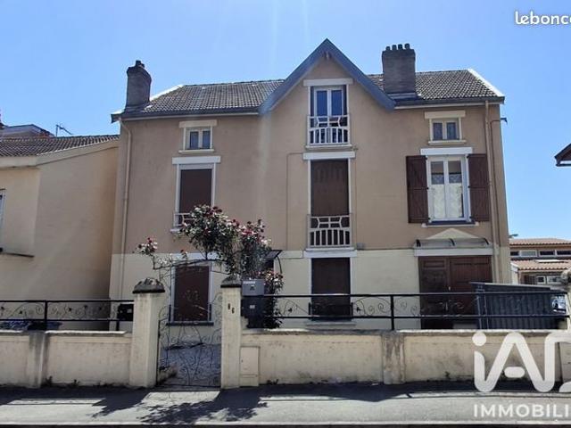 Studio 7 pièces 91 m²