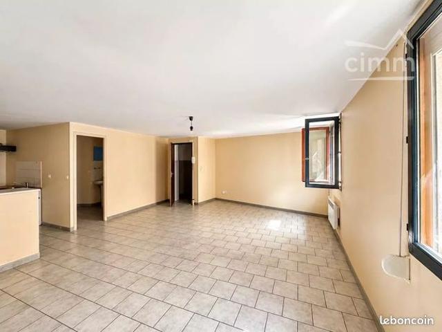 Studio 41 m² Chabeuil