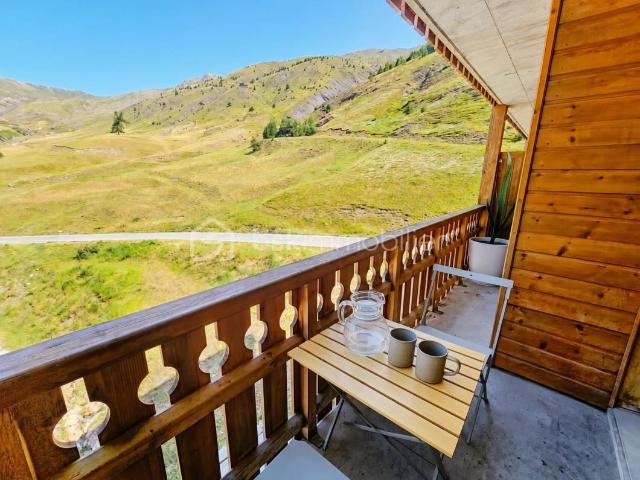 Studio 4 couchages avec coin montagne – VUE MONTAGNES – PISCINE