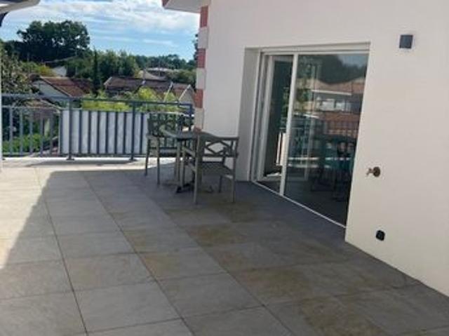 Studio 4 pièces 104 m²