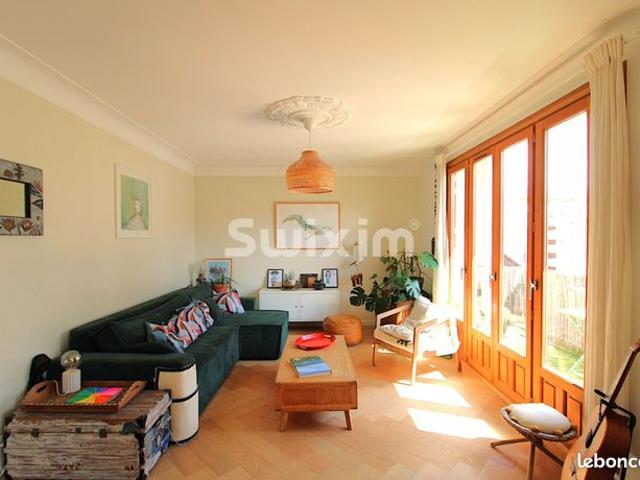 Studio 4 pièces 101 m²