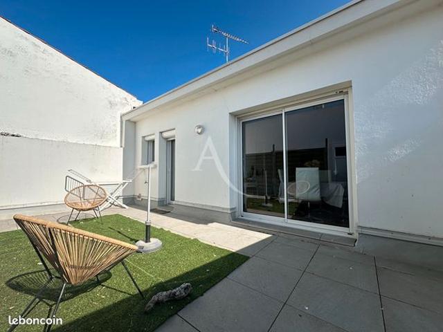 Studio 4 pièces 100 m²