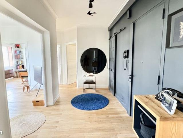 Studio 4 pièces 114 m²