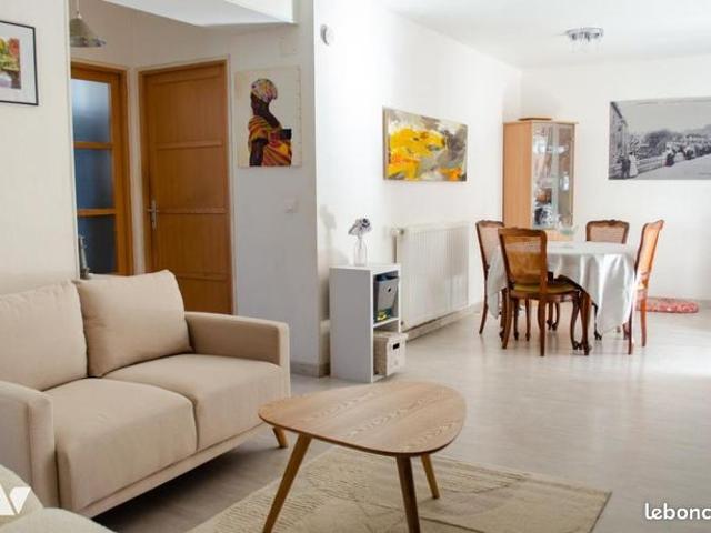 Studio 4 pièces 115 m²