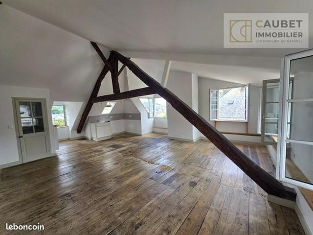 Studio 4 pièces 112 m²