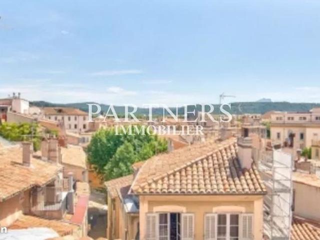 Studio 4 pièces 127 m²