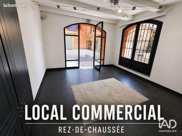 Studio 4 pièces 148 m²