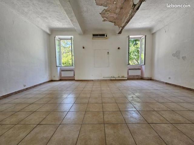 Studio 4 pièces 78 m²