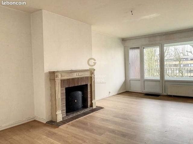 Studio 4 pièces 79 m²