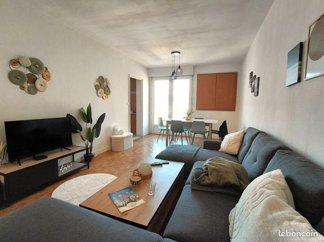 Studio 4 pièces 79 m²