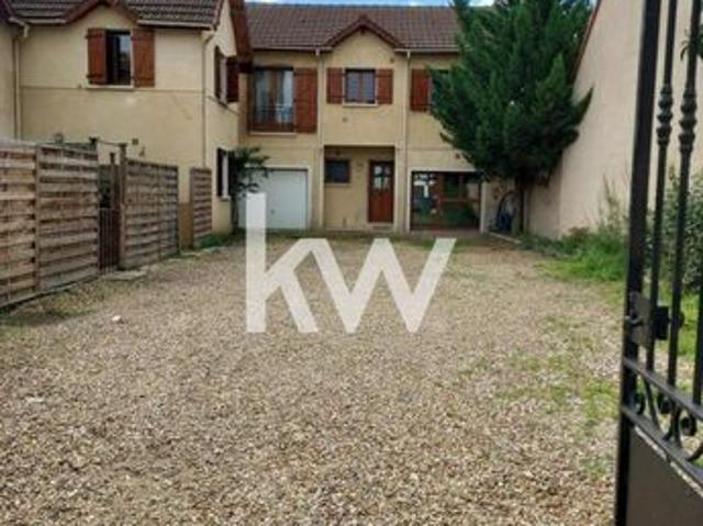 Studio 3 pièces 82 m²