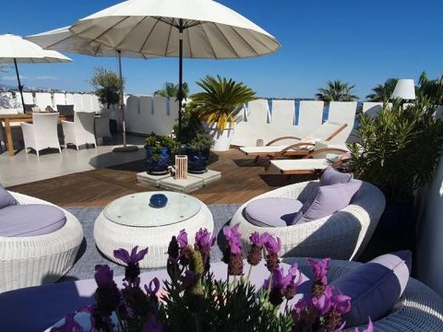 Studio 4 pièces 84 m²