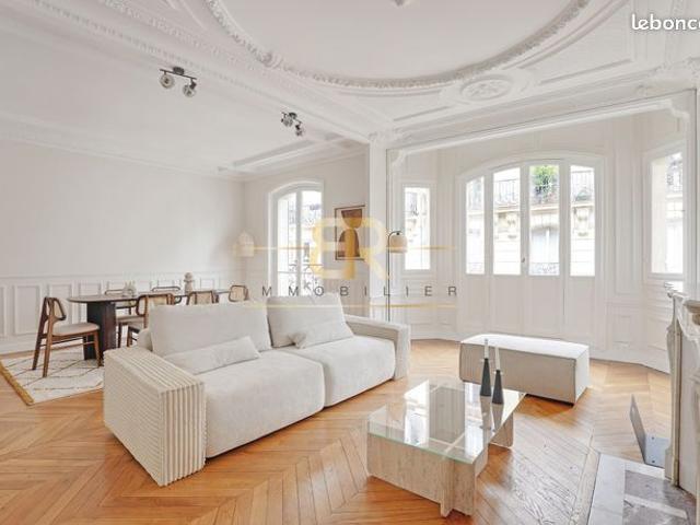 Studio 4 pièces 85 m²