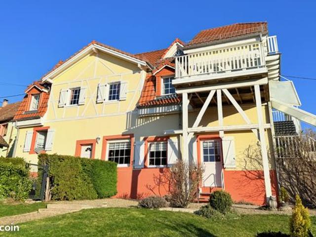 Studio 4 pièces 85 m²