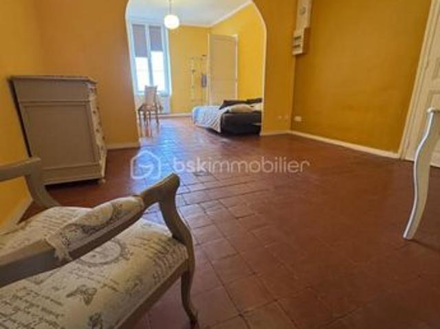 Studio 4 pièces 85 m²