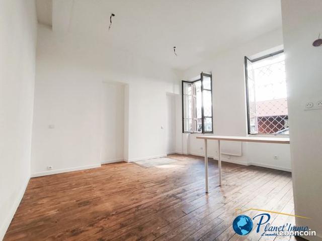 Studio 4 pièces 88 m²
