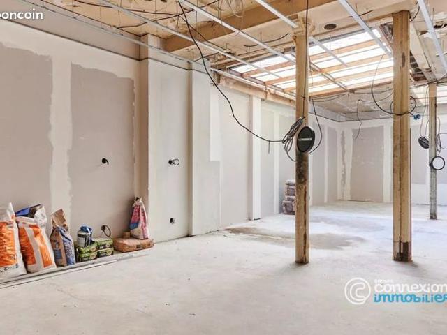 Studio 4 pièces 99 m²