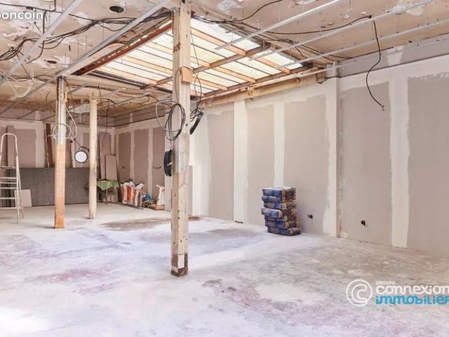 Studio 4 pièces 99 m²