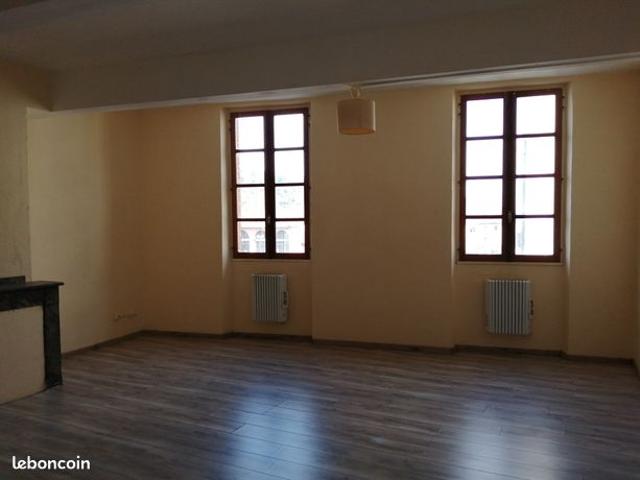 Studio 50 m² centre moissac