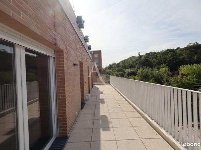 Studio 5 pièces 101 m²