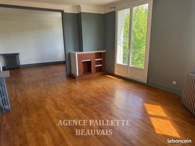Studio 5 pièces 114 m²