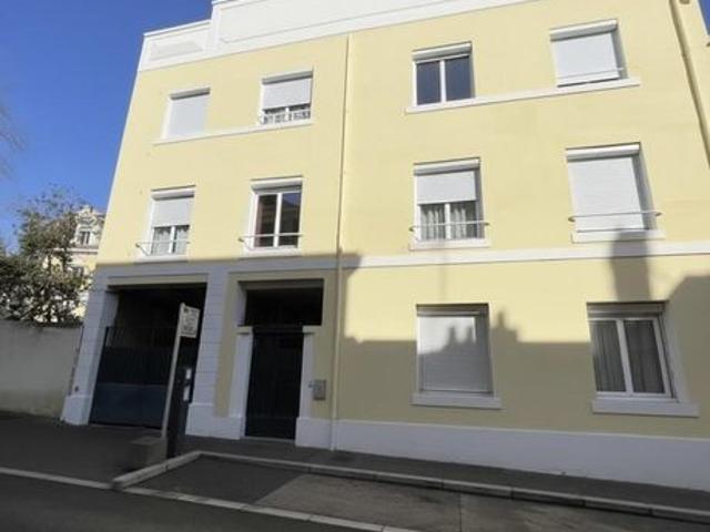Studio 5 pièces 107 m²