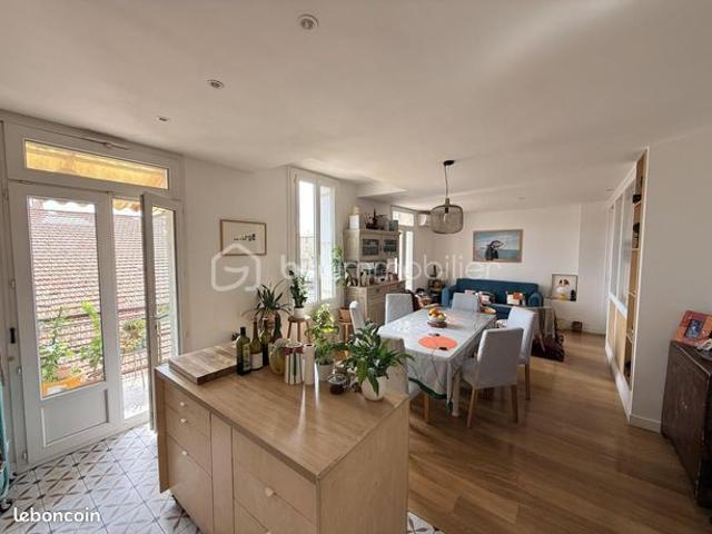 Studio 5 pièces 128 m²