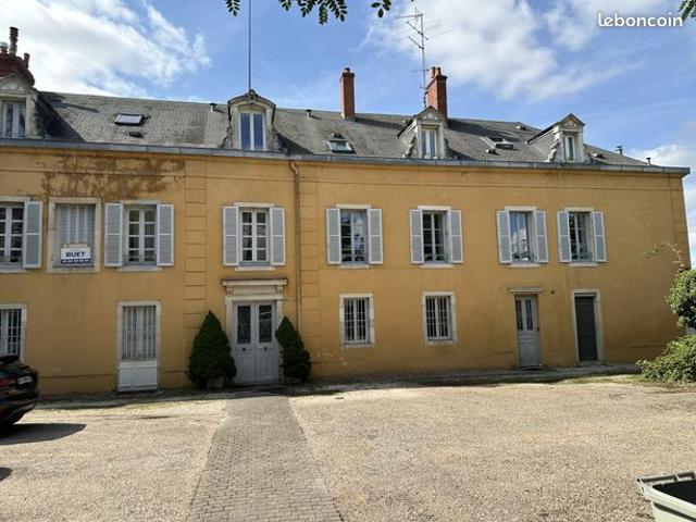 Studio 5 pièces 138 m²