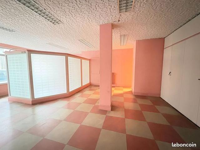 Studio 5 pièces 138 m²