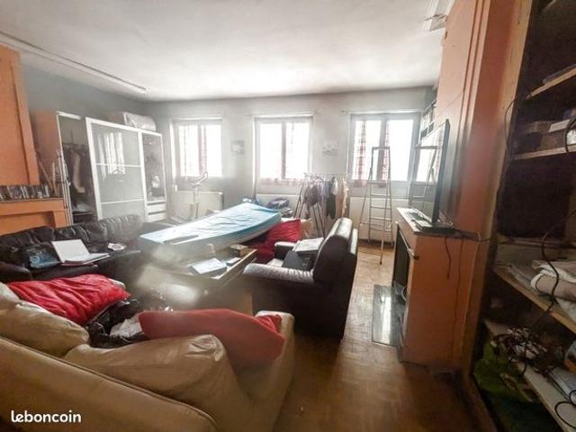Studio 5 pièces 139 m²