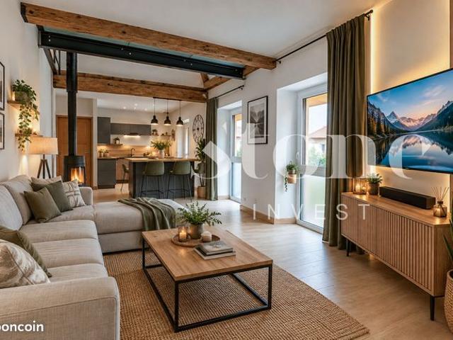 Studio 5 pièces 156 m²
